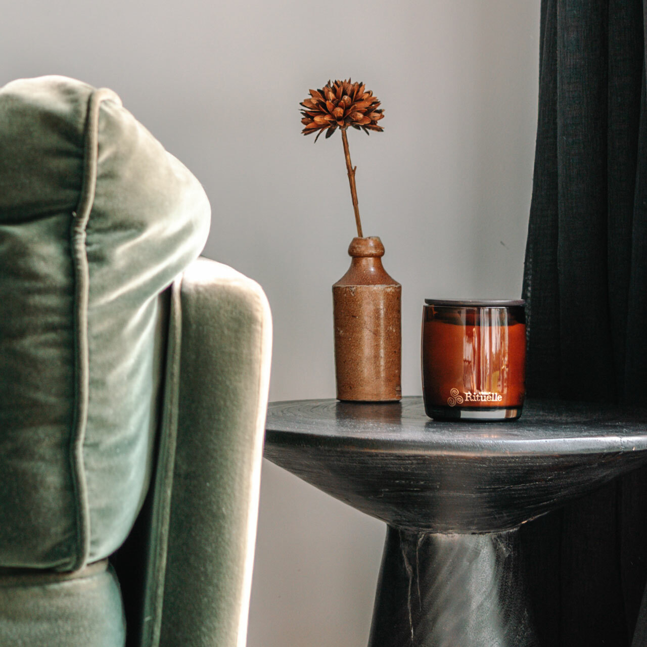 Nhãn hiệu riêng sang trọng Nến thơm vani đầy sao với bóng gỗ