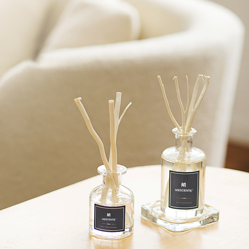M&Scent Bán buôn Thủy tinh sang trọng 2022 Hàng mới về Thiết kế mới nhất Máy bay tán sậy