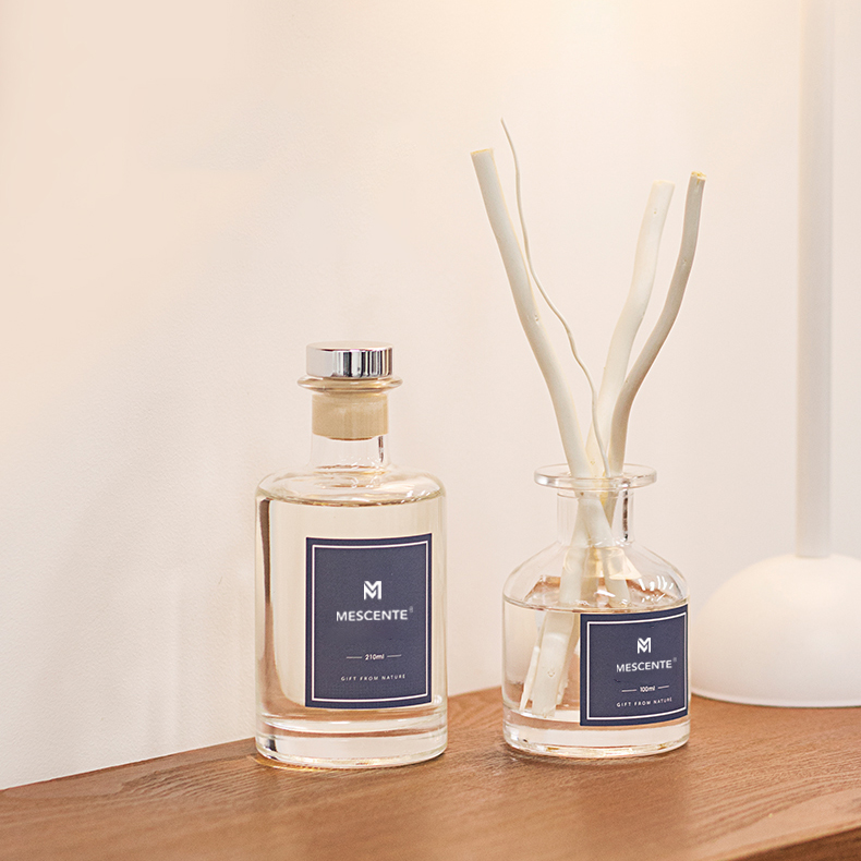 M&Scent Bán buôn Thủy tinh sang trọng 2022 Hàng mới về Thiết kế mới nhất Máy bay tán sậy