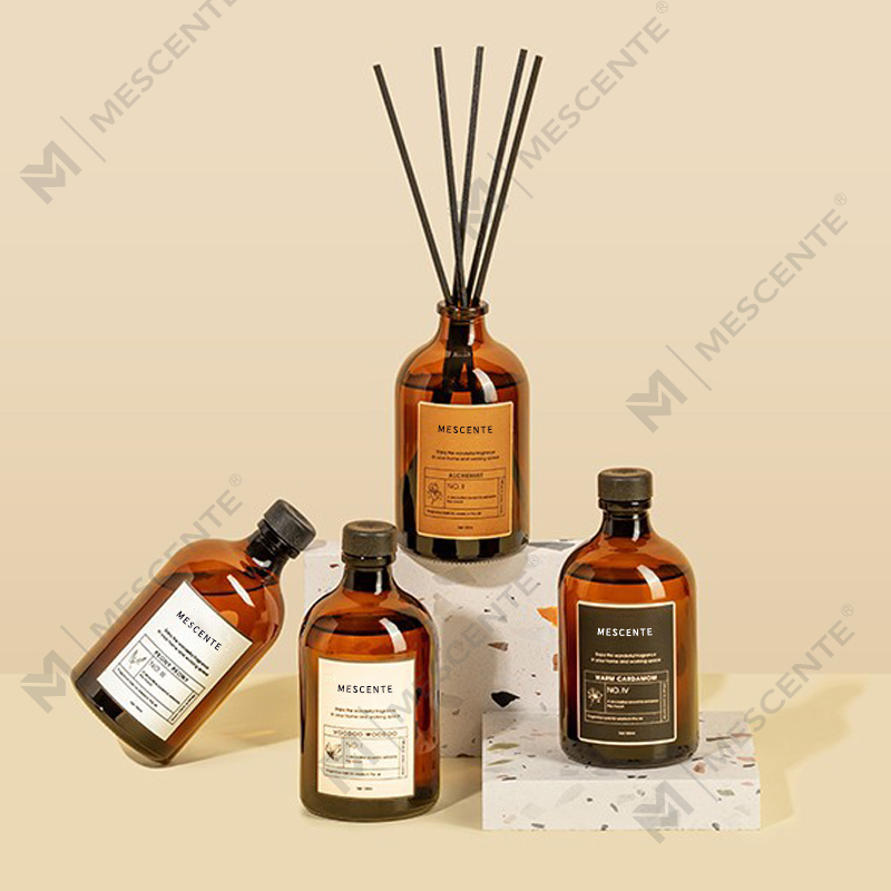 Màu đen lớn và vàng 100ml Thủy tinh sang trọng óng ánh Que đầy màu sắc Fiber Reed Diffuser Làm mát không khí Dung môi