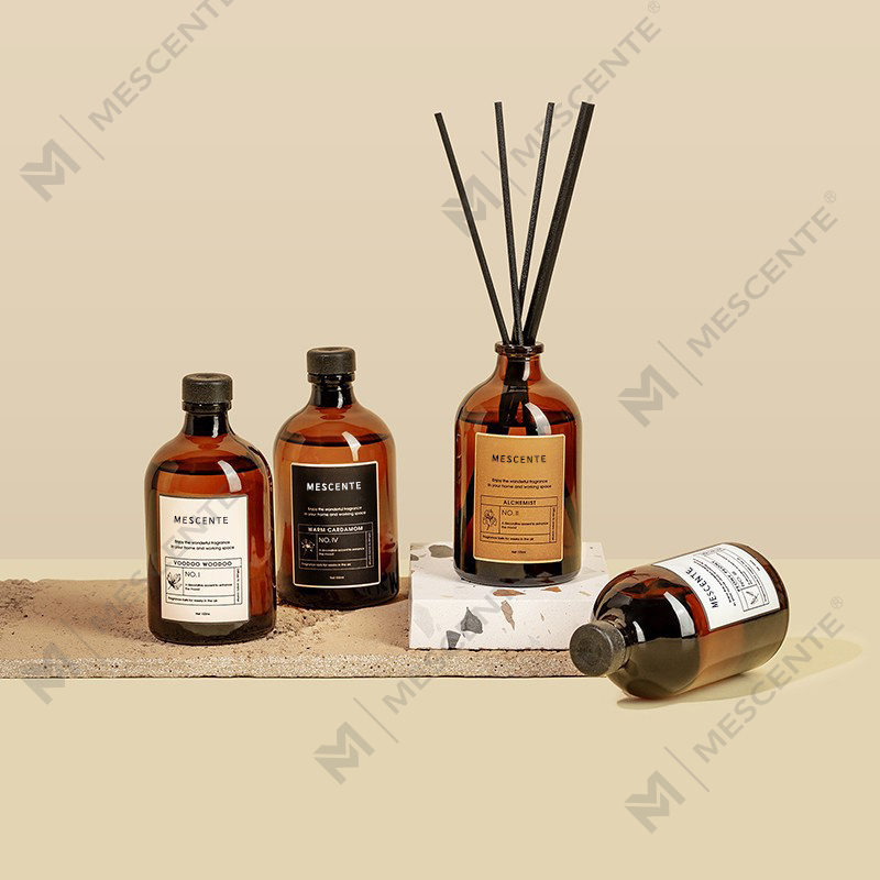 Màu đen lớn và vàng 100ml Thủy tinh sang trọng óng ánh Que đầy màu sắc Fiber Reed Diffuser Làm mát không khí Dung môi