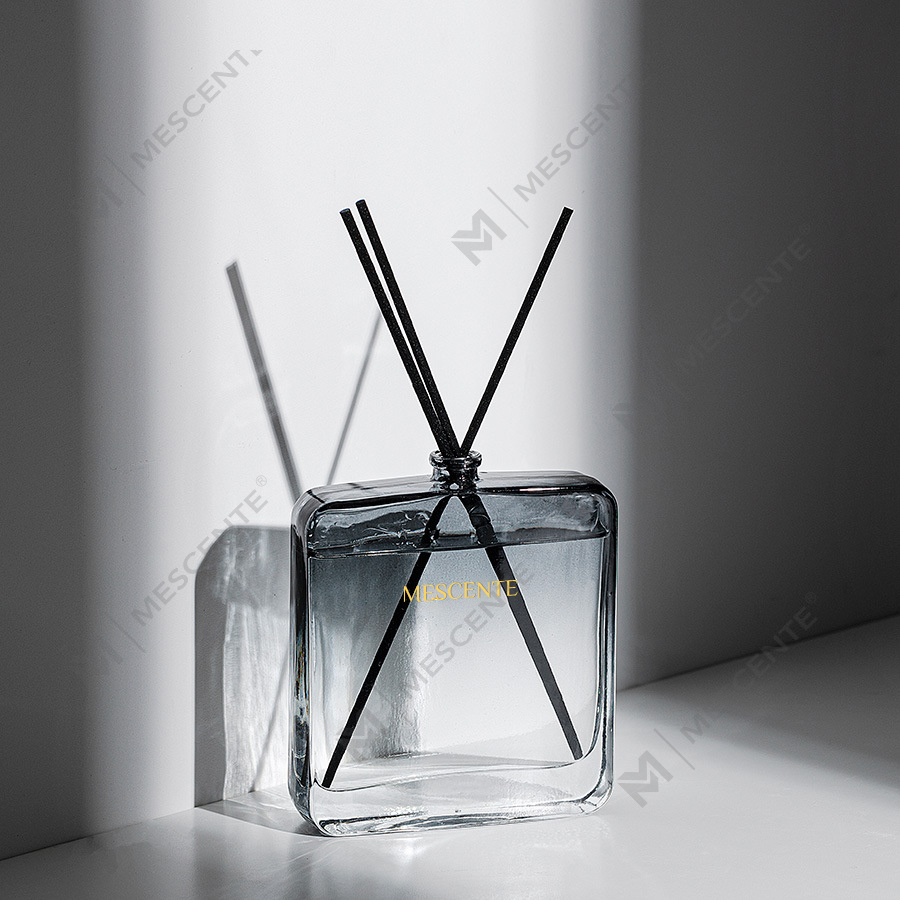 Màu nâu 3 trong một trái tim Bắc Âu Vanilla Reed Diffuser Hương thơm gia đình Tam giác Thổ Nhĩ Kỳ Chứng minh trẻ em