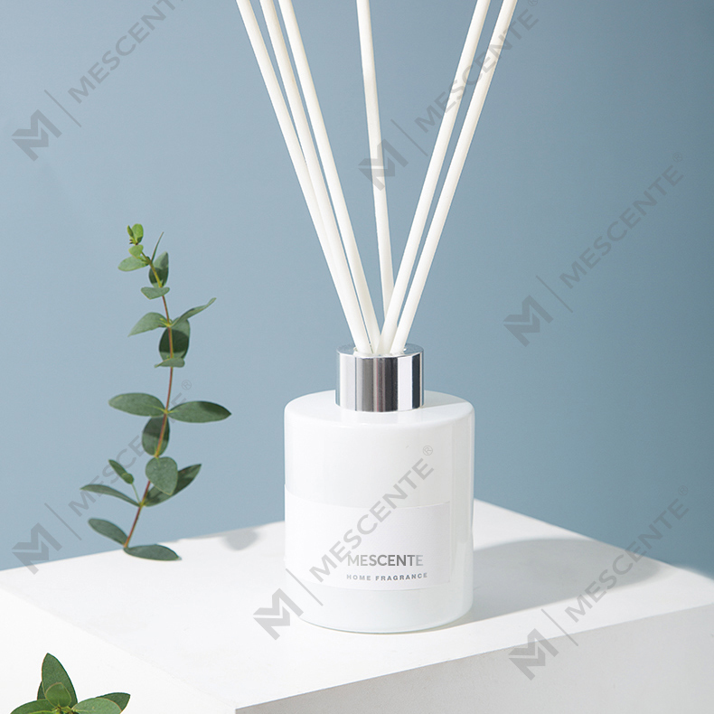 M&Scent Bán buôn Nhãn hiệu riêng sang trọng Máy khuếch tán sợi sậy trang trí hoa có nút chặn