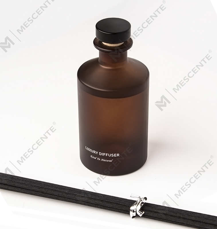 M&Scent Custom Luxury Frosted Glass Chai Home Essential Oil Reed Diffuser