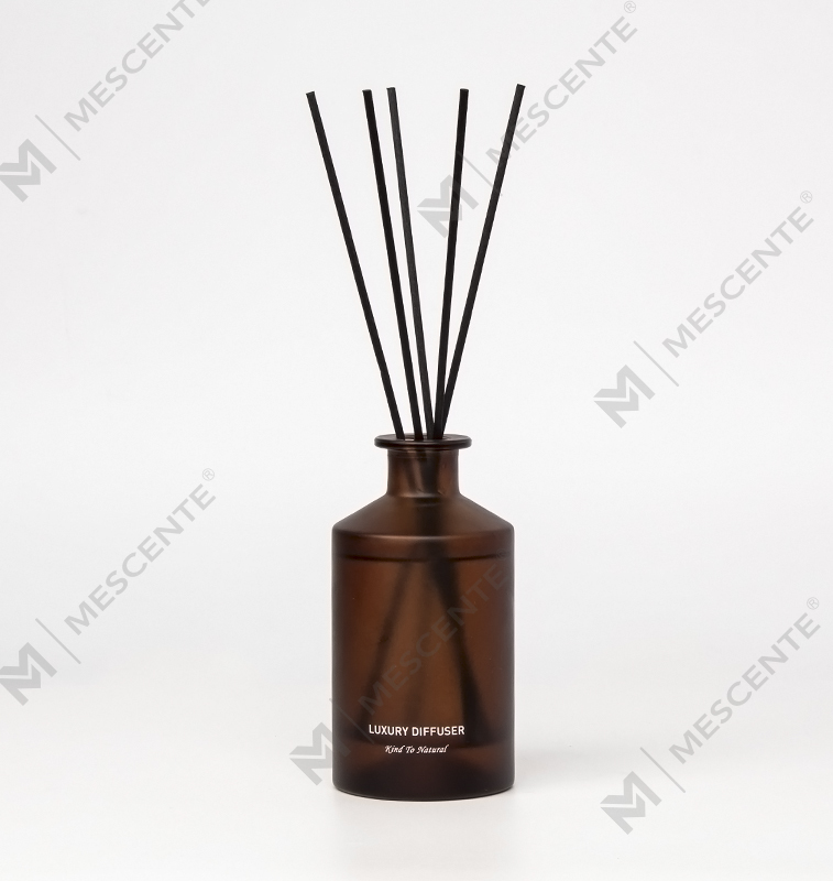 M&Scent Custom Luxury Frosted Glass Chai Home Essential Oil Reed Diffuser