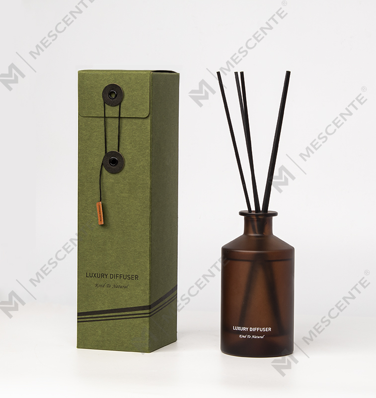 M&Scent Custom Luxury Frosted Glass Chai Home Essential Oil Reed Diffuser