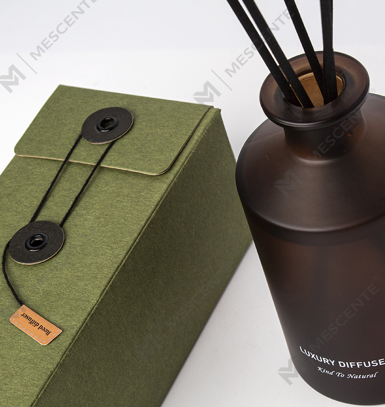 M&Scent Custom Luxury Frosted Glass Chai Home Essential Oil Reed Diffuser