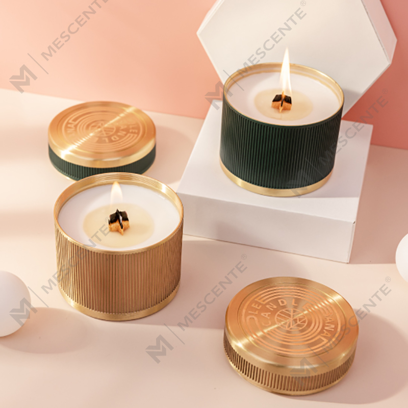 Nhãn hiệu riêng tùy chỉnh sang trọng Citta được dán nhãn bấc gỗ Nến sáp đậu nành thơm với hoa khô