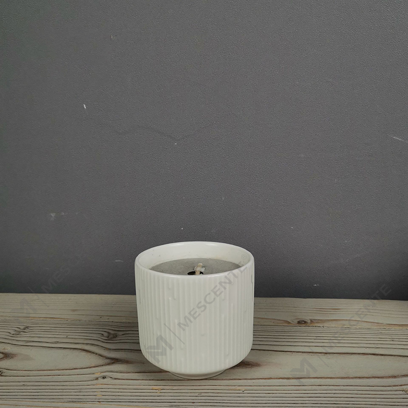 M&Scent Bán buôn Gốm sứ sang trọng Trống vuông Màu đen mờ Lọ nến màu hổ phách độc đáo có nắp gỗ