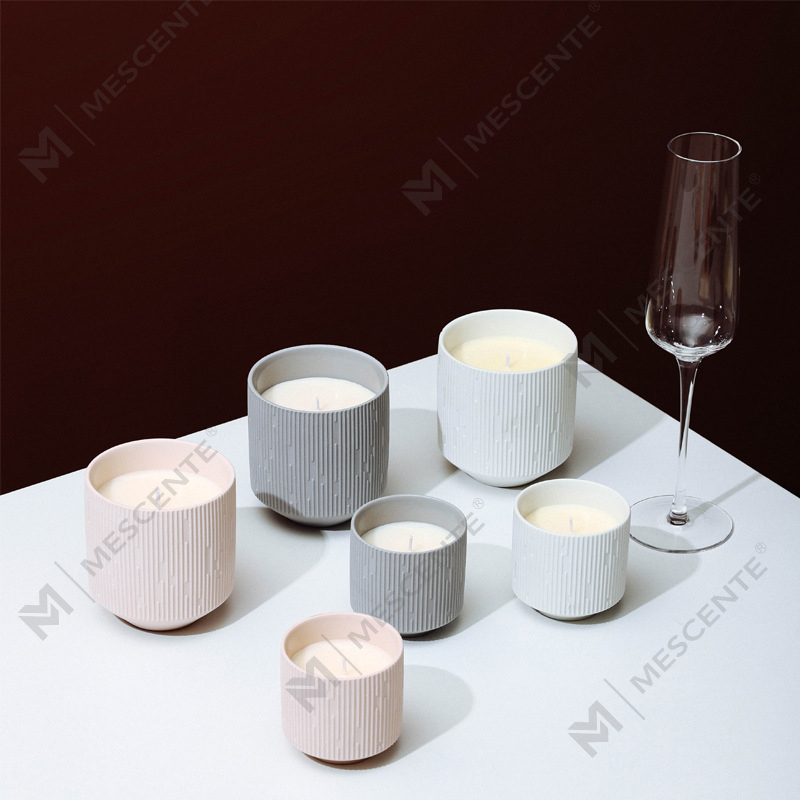 M&Scent Bán buôn Gốm sứ sang trọng Trống vuông Màu đen mờ Lọ nến màu hổ phách độc đáo có nắp gỗ