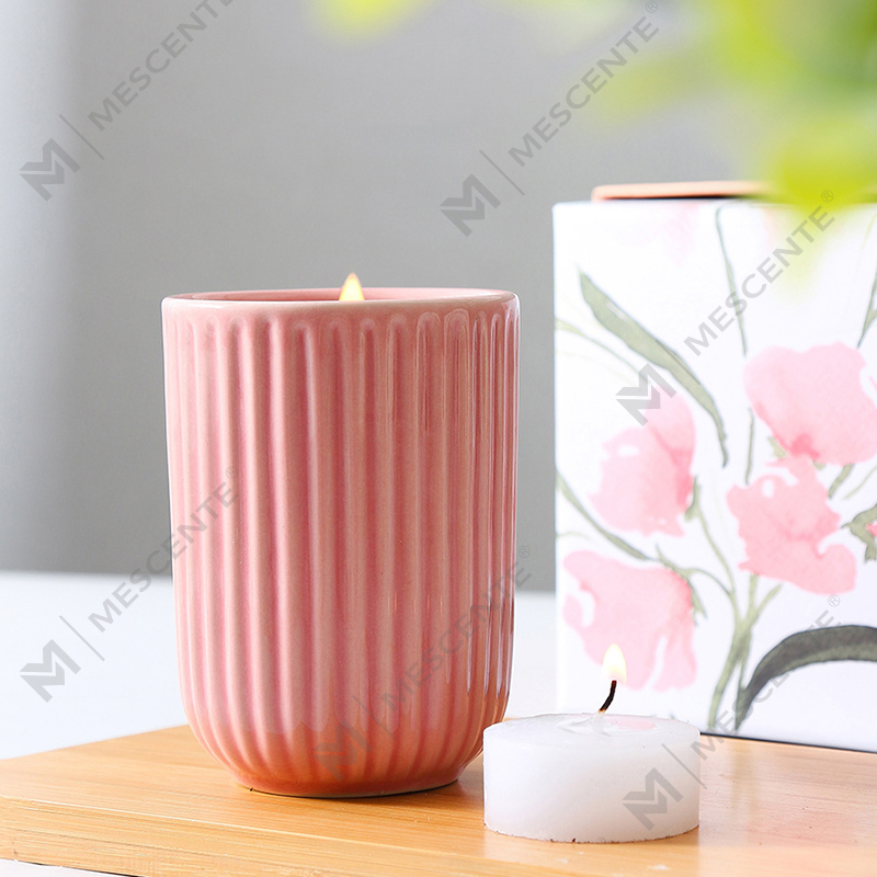 Bán buôn Sang trọng Tùy chỉnh Nhãn riêng Màu gốm Sáp đậu nành Woodwick Nến thơm với số lượng lớn