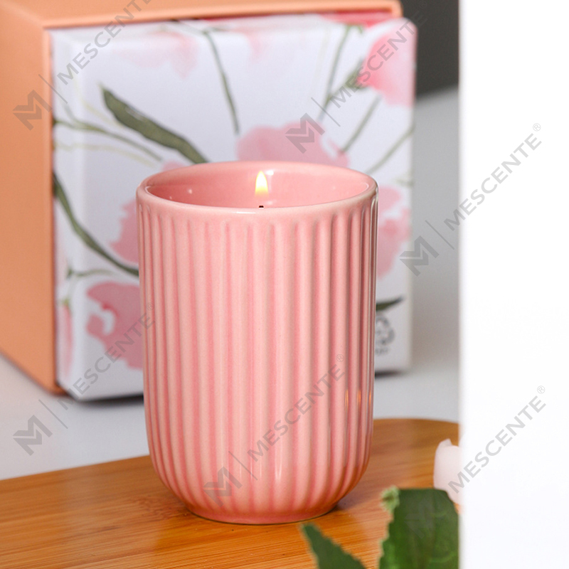 Bán buôn Sang trọng Tùy chỉnh Nhãn riêng Màu gốm Sáp đậu nành Woodwick Nến thơm với số lượng lớn